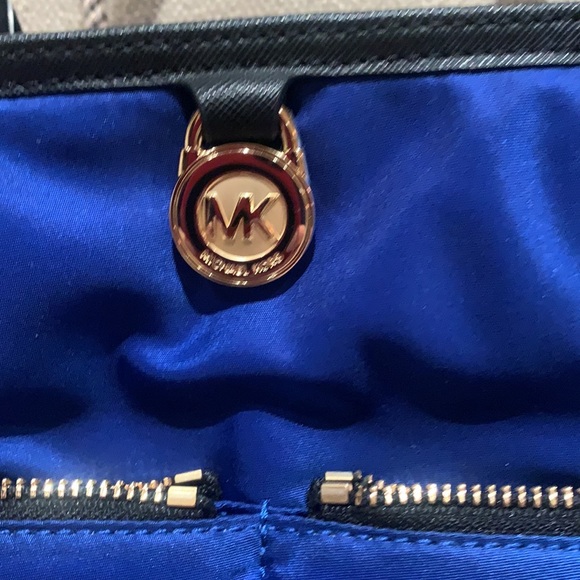 MICHAEL KORS KEMPTON TOTE - Picture 2 of 12